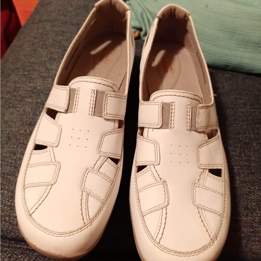 Clarks Collection Women's Size 13 Shoes Beige Slip On Comfort Loafers
